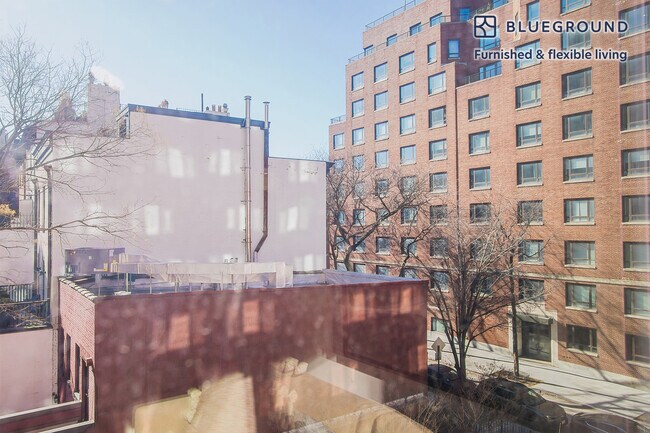 Foto del edificio - 107 Columbia Heights