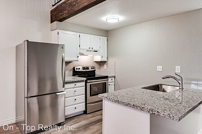Foto del edificio - 904-906 N Crestline St
