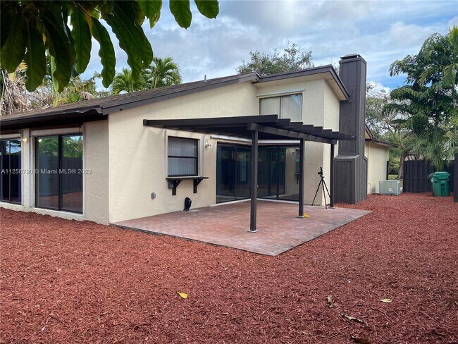 Building Photo - 11340 SW 136th Ave