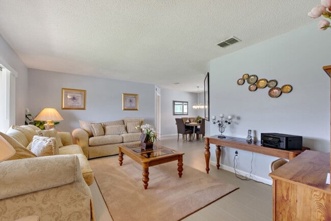 Foto del edificio - 7725 Indian Ridge Trail N