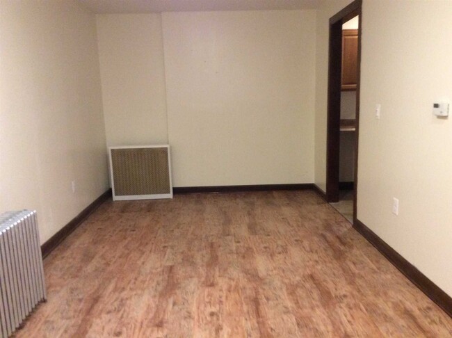 Building Photo - 32 Dorothy Heights