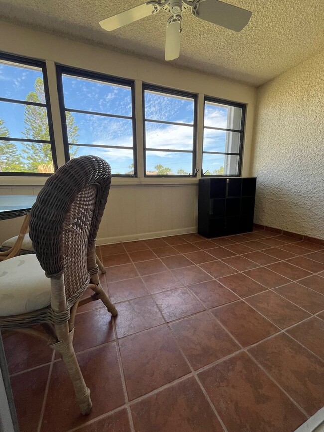 Building Photo - Renovated 2/2 Beacon 21 Condo Waterfront 55+ Community