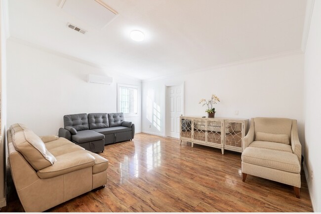 Building Photo - 1803 Ybarra Dr