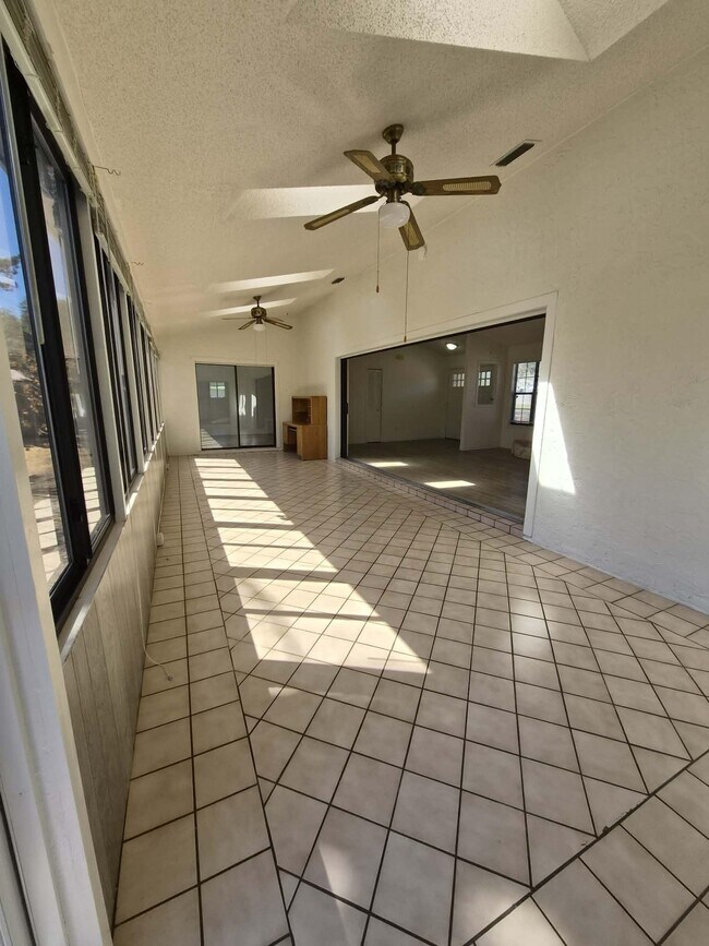 Foto del edificio - 57 Shores Blvd