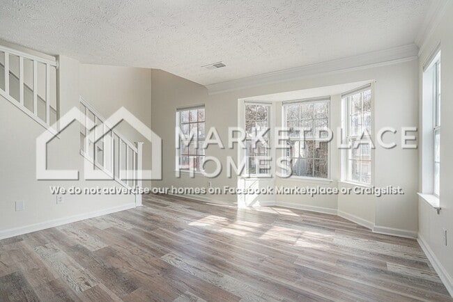 Foto del edificio - 6519 Charter Way