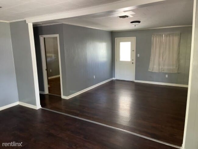 Building Photo - 3 br, 1 bath House - 101 John Breaux Dr