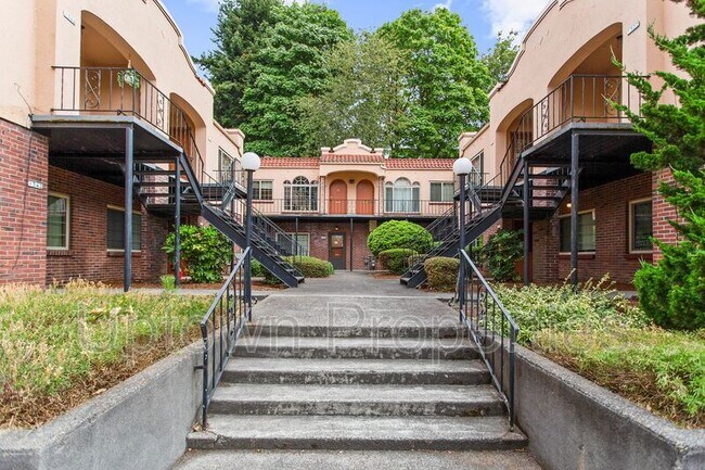 Foto del edificio - 1322 NE 68th Ave