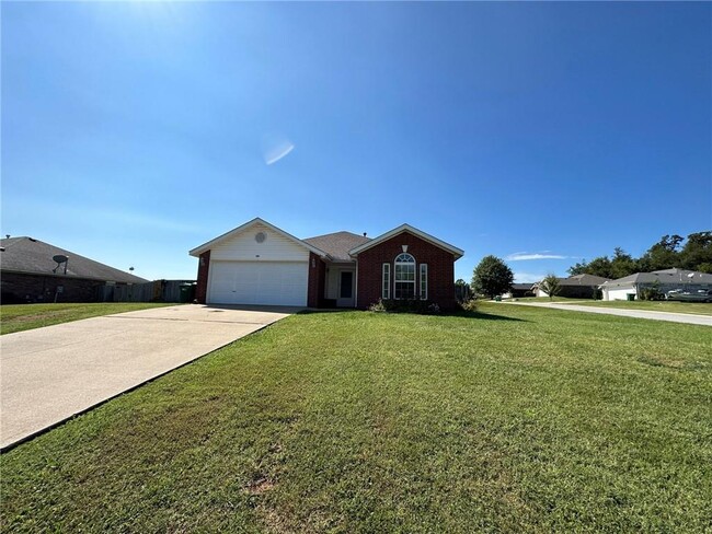 Building Photo - 521 Spicewood Trail