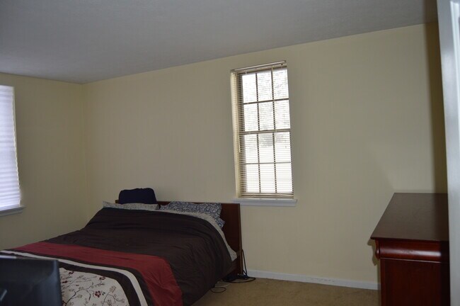 Building Photo - 18708 Caledonia Ct