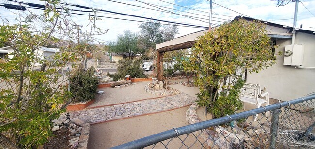 Foto del edificio - 541 W Palo Verde Ave