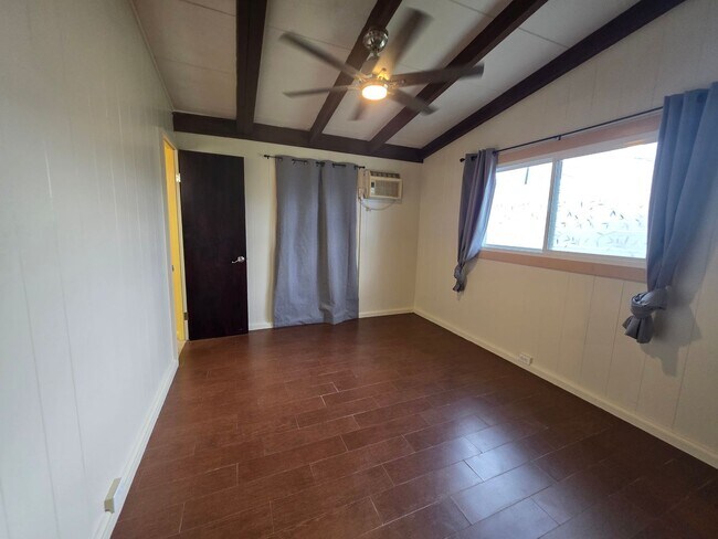 Foto del edificio - AVAILABLE NOW! 3 bed, 1.5 bath with 2 parking in Kailua.