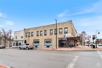 Building Photo - 202 S Main St