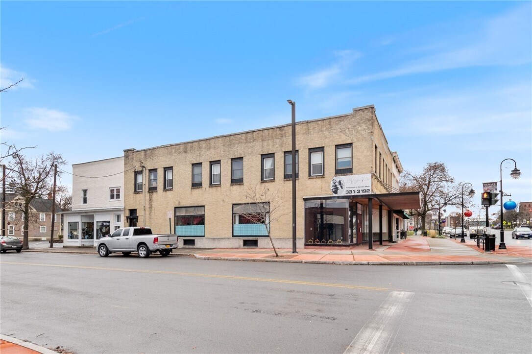 Foto principal - 202 S Main St