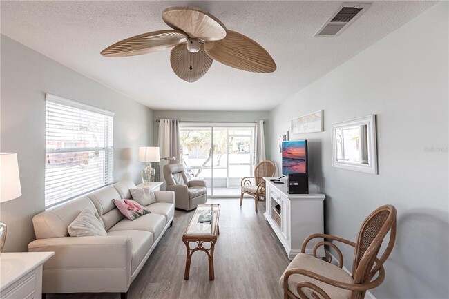 Building Photo - 6020 Midnight Pass Rd