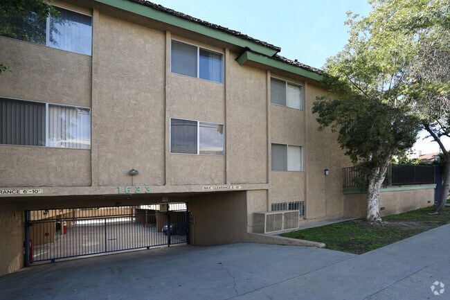 Foto del edificio - 1633 Bundy Dr