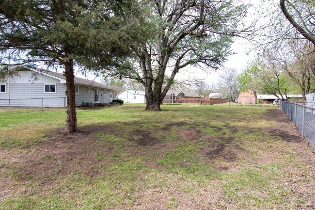Building Photo - Charming 3-Bedroom Home in Edna with moder...
