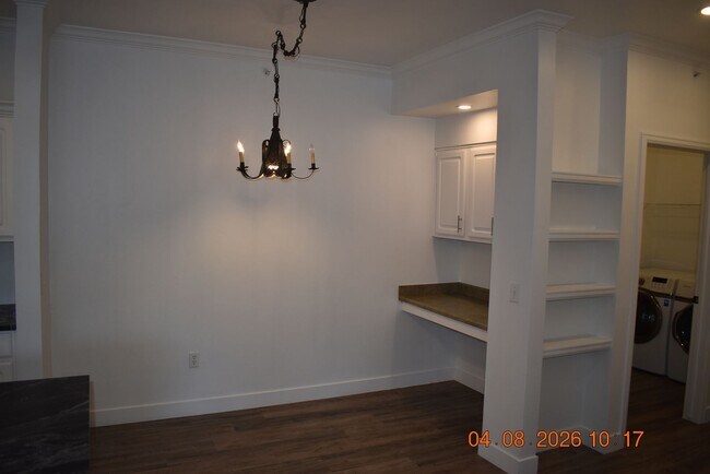 Building Photo - Beautiful Ground Floor Condo in Falling Water Condominiums!!