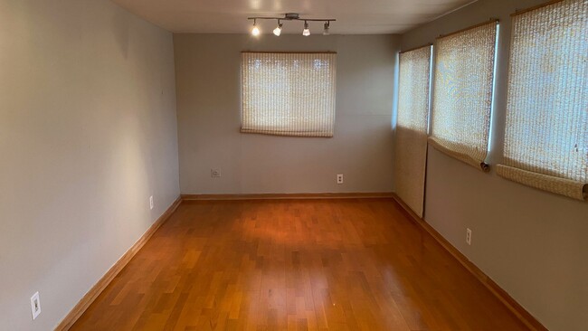 Foto del edificio - *Charming 3 Bedroom, 1 Bath in Denver*