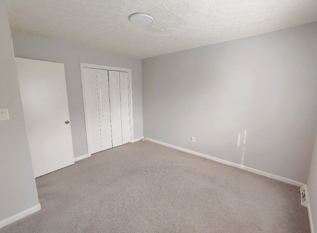 Building Photo - 16 Duiguid Dr