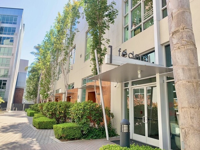 Photo - South Beach Contemporary Top Floor New Yor... Apartment