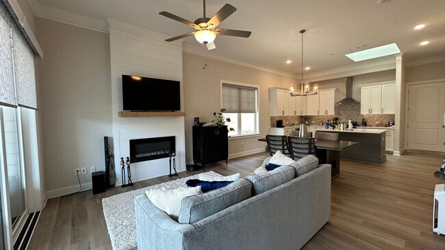 Foto del edificio - 3 Bedroom Townhome in Woodstock