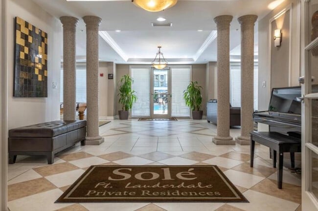 Building Photo - 533 NE 3rd Ave