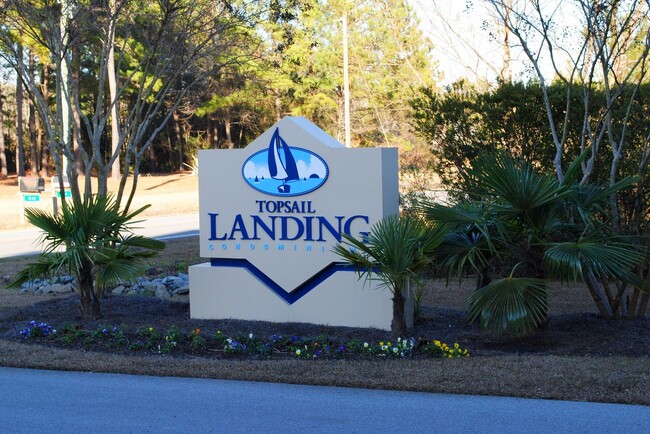 Foto del edificio - Topsail Landing 2 Bedroom Condo- Fully Fur...