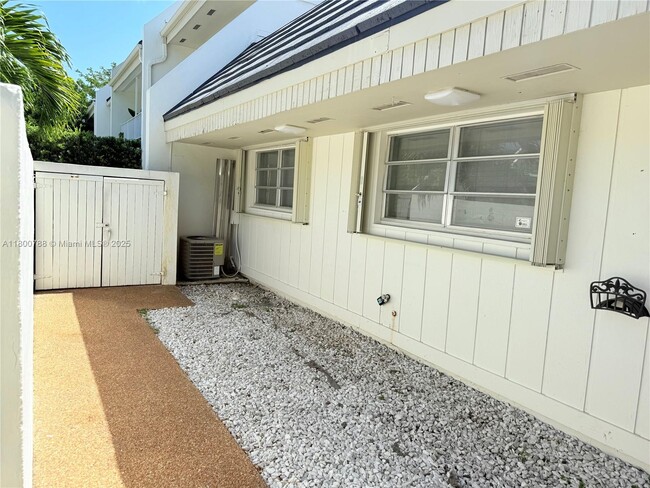 Building Photo - 8208 SW 81st Pl