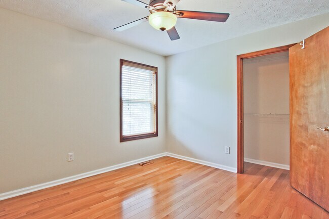 Building Photo - 923 Blackwell Ct