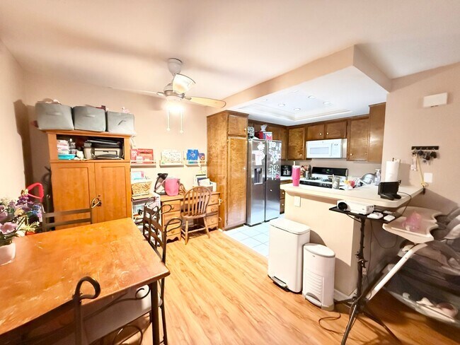 Foto del edificio - 1 Bed 1 Bath Unit in desirable Gated Commu...