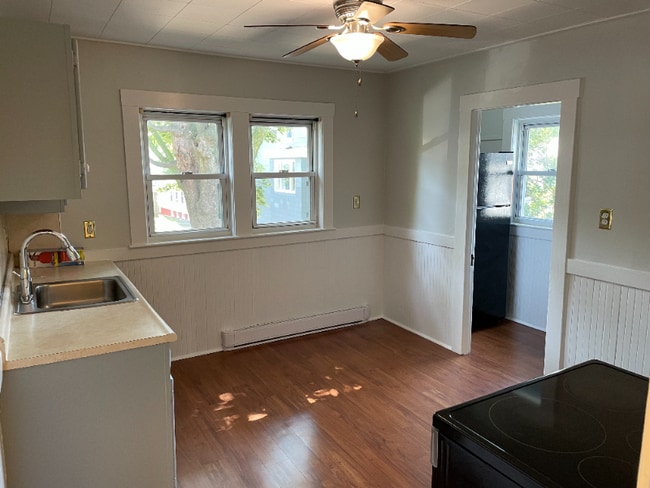 Building Photo - 17 Laurel Terrace