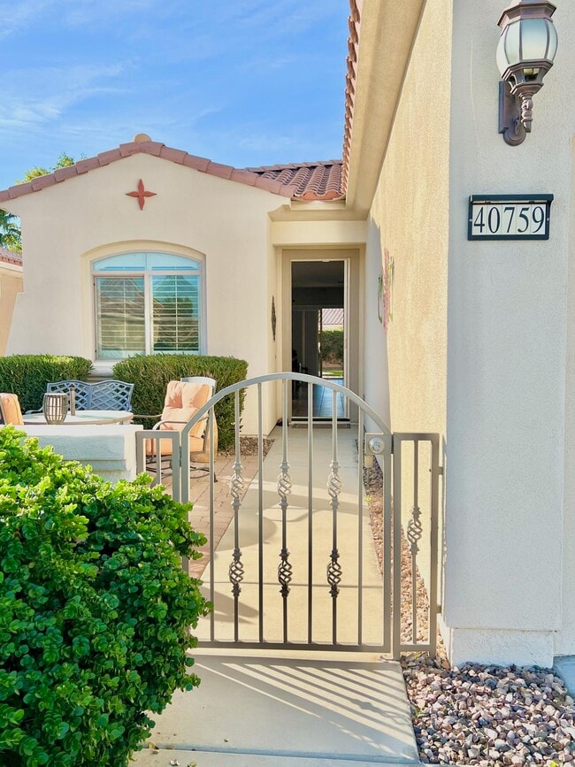 Building Photo - 40759 Calle Guapo