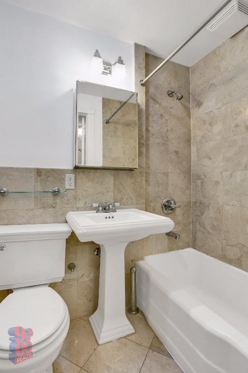 Photo - 564 Hudson St Apartment