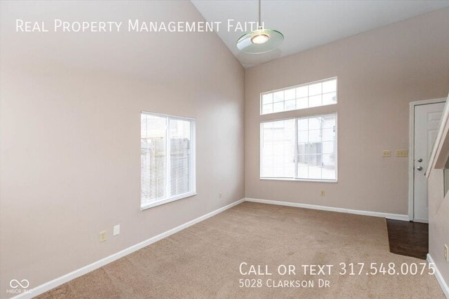 Foto del edificio - 5028 Clarkson Dr