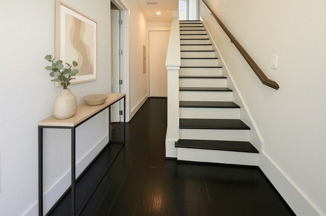 Foto del edificio - 2401 Crawford St