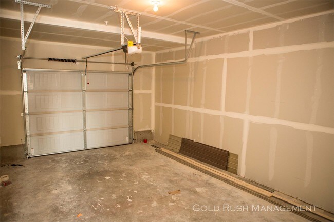 Building Photo - 2056 Gold Ave