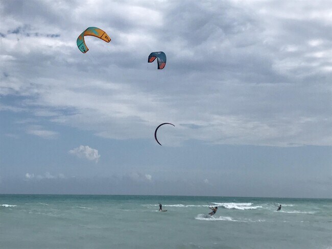 Foto del edificio - 100 Ocean Trail Way