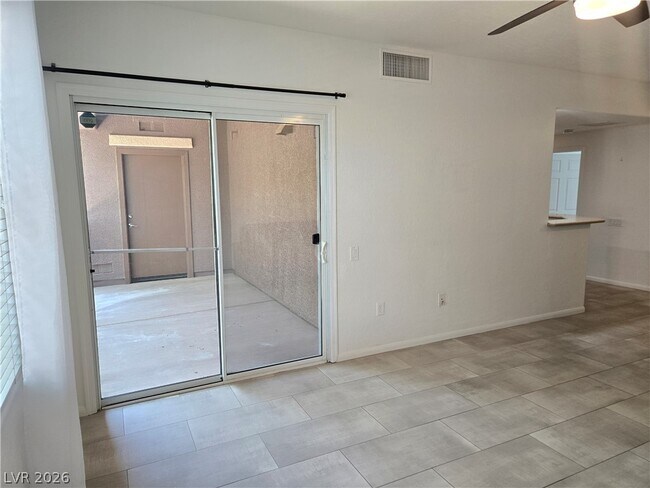 Building Photo - 6868 Sky Pointe Dr