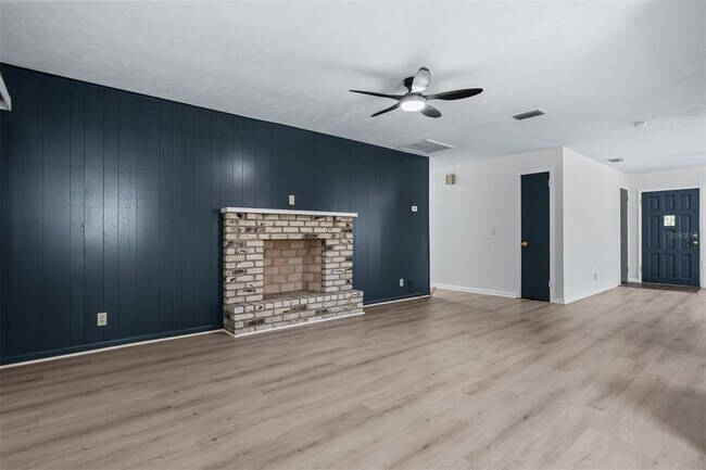 Foto del edificio - 812 W Warren Ave