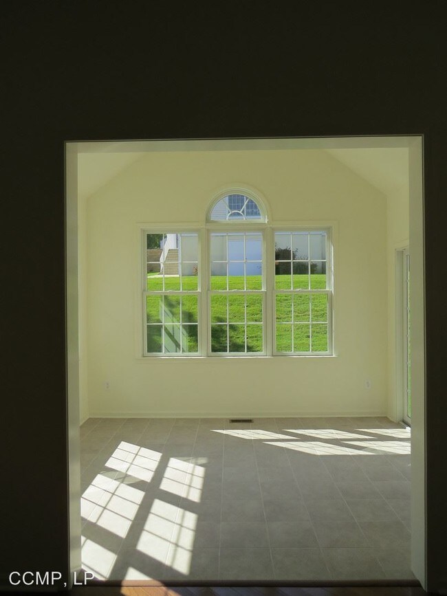 Building Photo - 442 Cedarville Rd