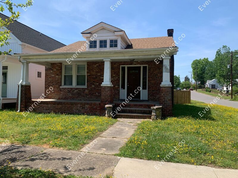Primary Photo - 5201 Salem St