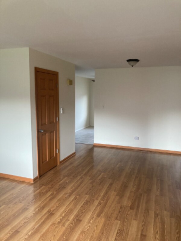634 Carroll Square Unit 1 west, Elk Grove Village, IL 60007 Room for