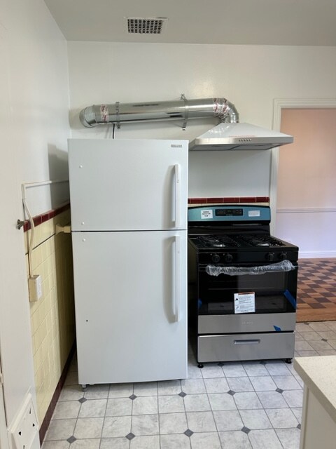 Building Photo - 614 Taraval St