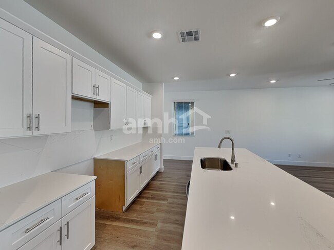 Foto del edificio - 5855 Fly Fisher St