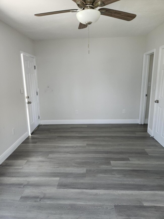 Building Photo - 405 2nd Ave S