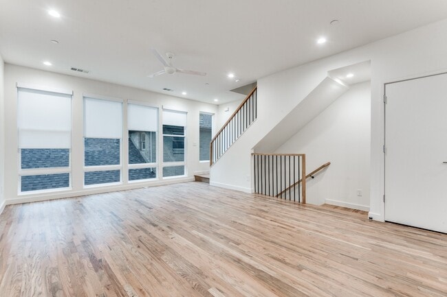 Foto del edificio - 1 bedroom with office and yard in beautiful Lakewood!
