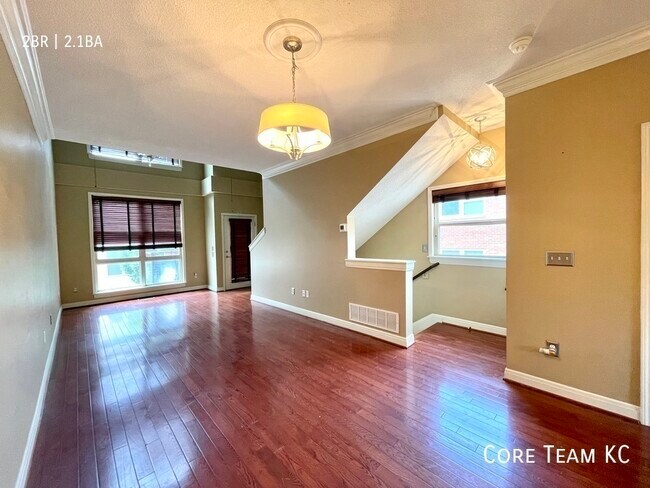 Foto del edificio - Split Level 1500 SF Townhome