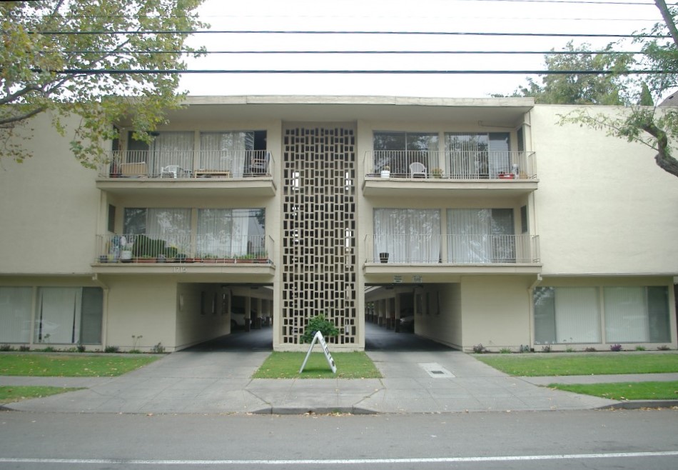 Primary Photo - Central Apartments