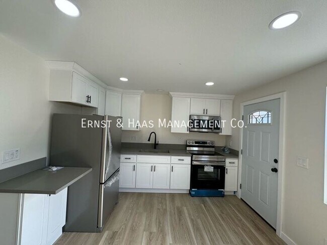 Building Photo - Charming 1 Studio Apartment in the Heart o...