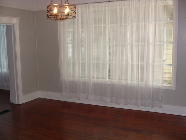 Foto del edificio - 1228 E 33rd St